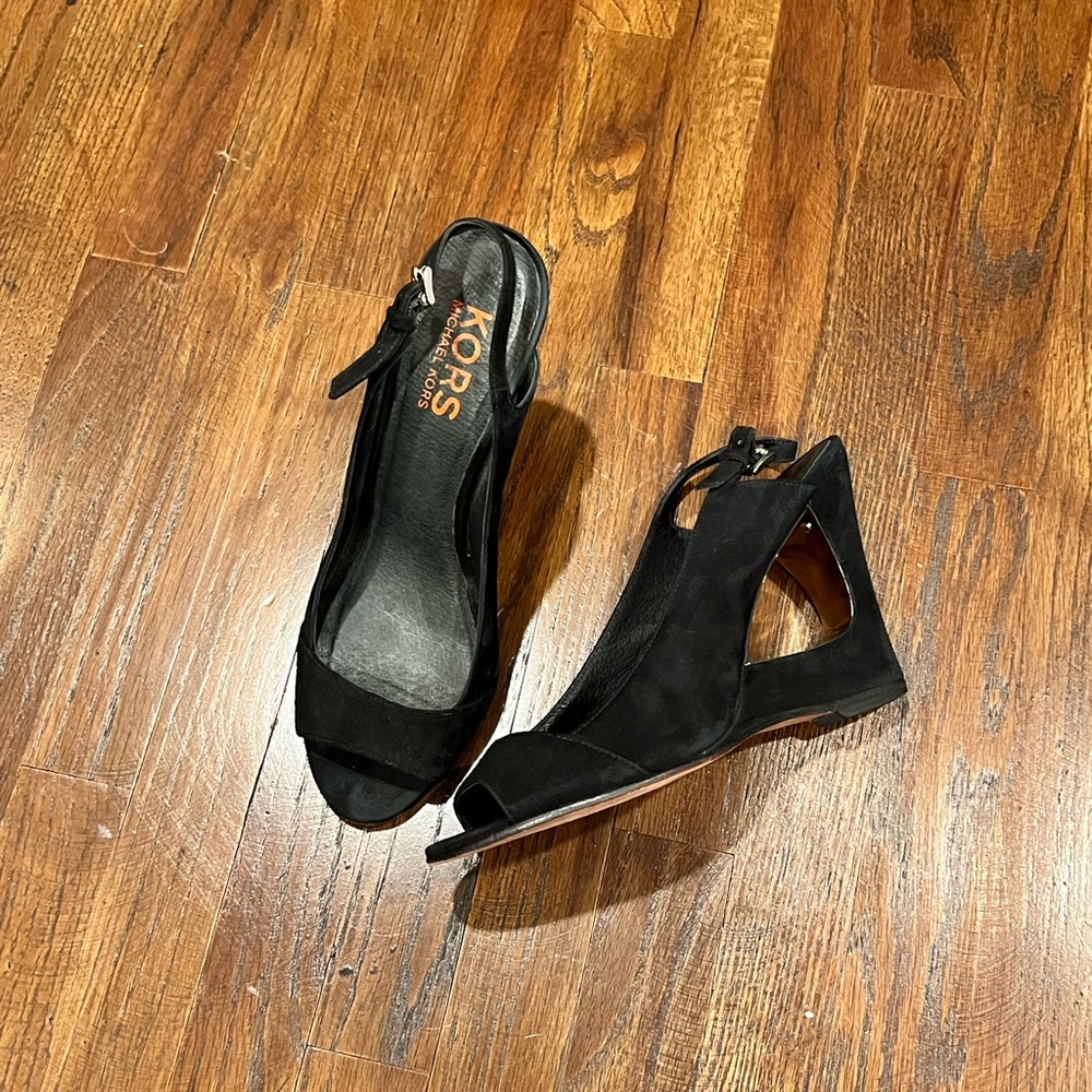Michael Kors Wedge Heels Peep Toe Cut Out Black Leather Suede Women’s Shoes - Picture 2 of 11
